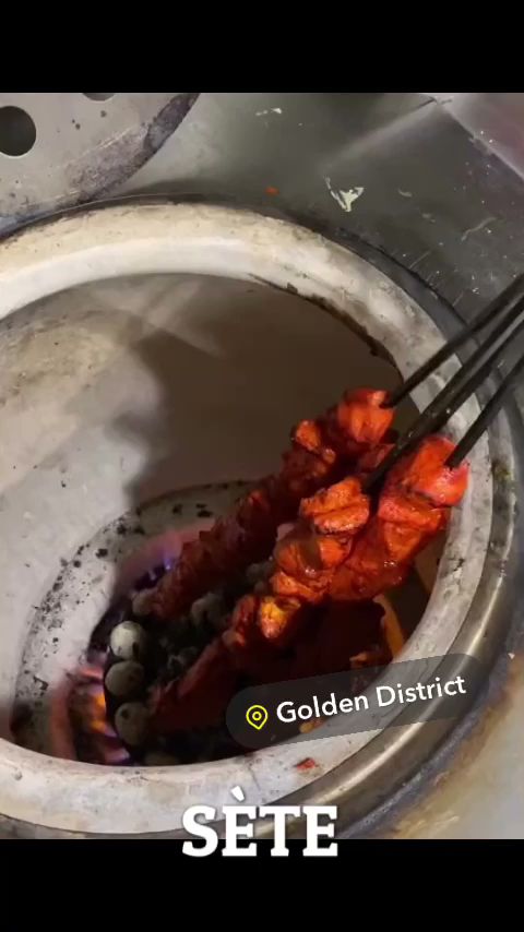 GOLDEN DISTRICT · Photos 2